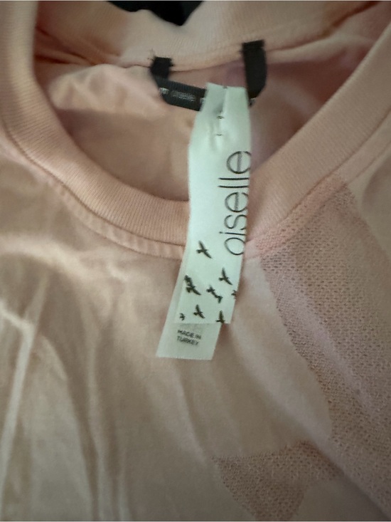 oiselle Tops - oiselle Pale Pink Athletic Top with Bird Logo Tag